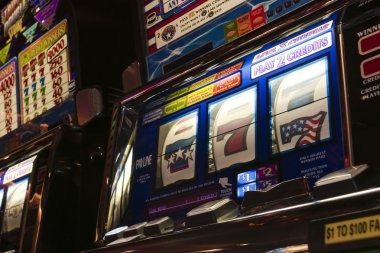 macautoto Boom City slot interface showing Mahjong Ways grid and payout lines